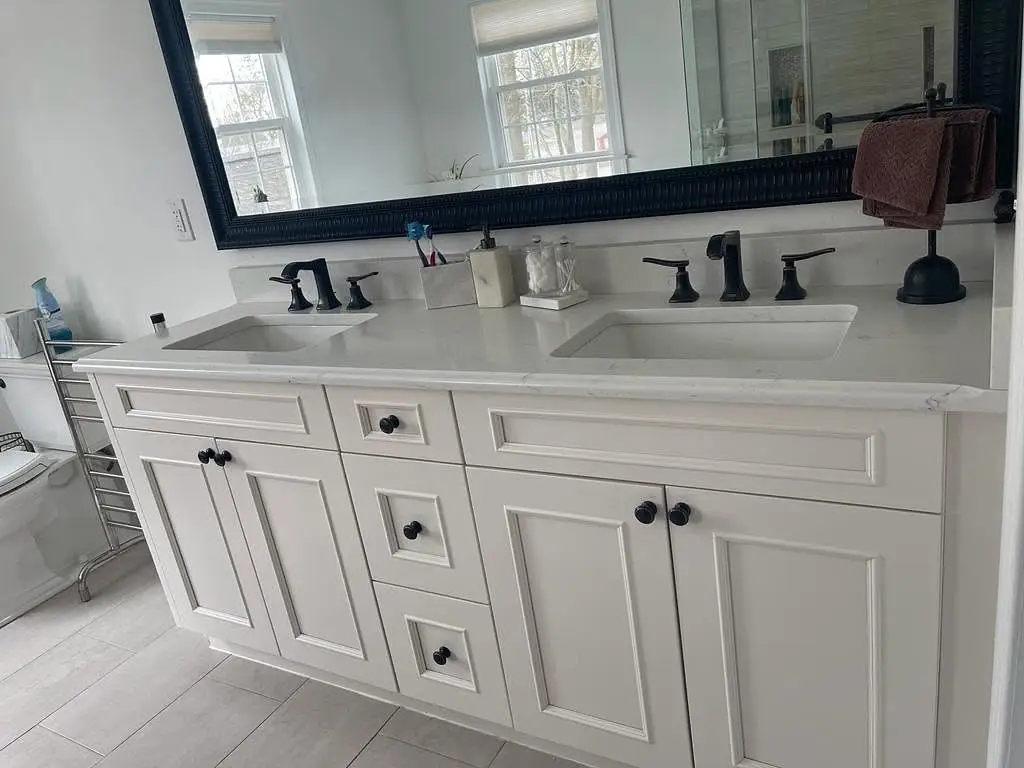 Bathroom Vanity Cabinetry project completed by Venet LLC in Tampa Bay, Florida