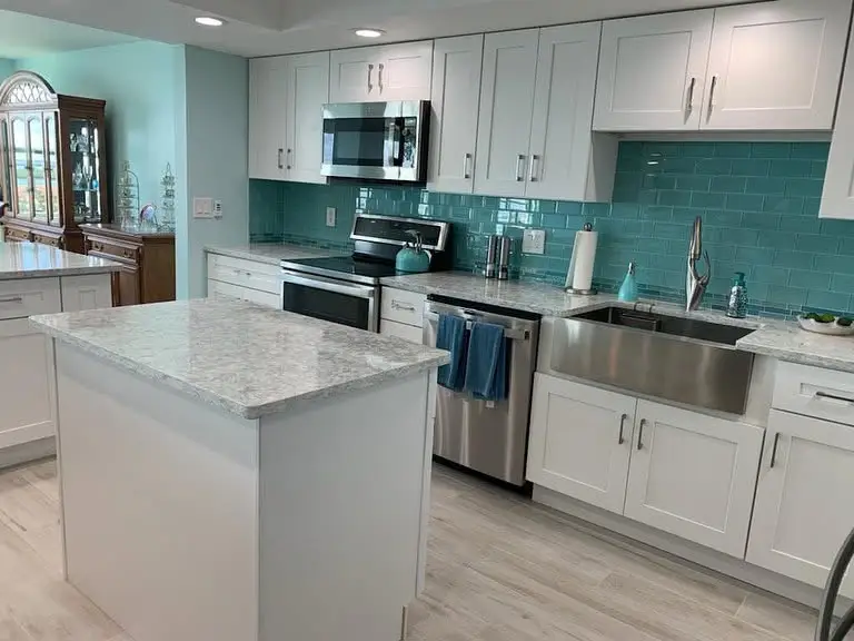 Quartz Kitchen Remodel project completed by Venet LLC in Tampa Bay, Florida