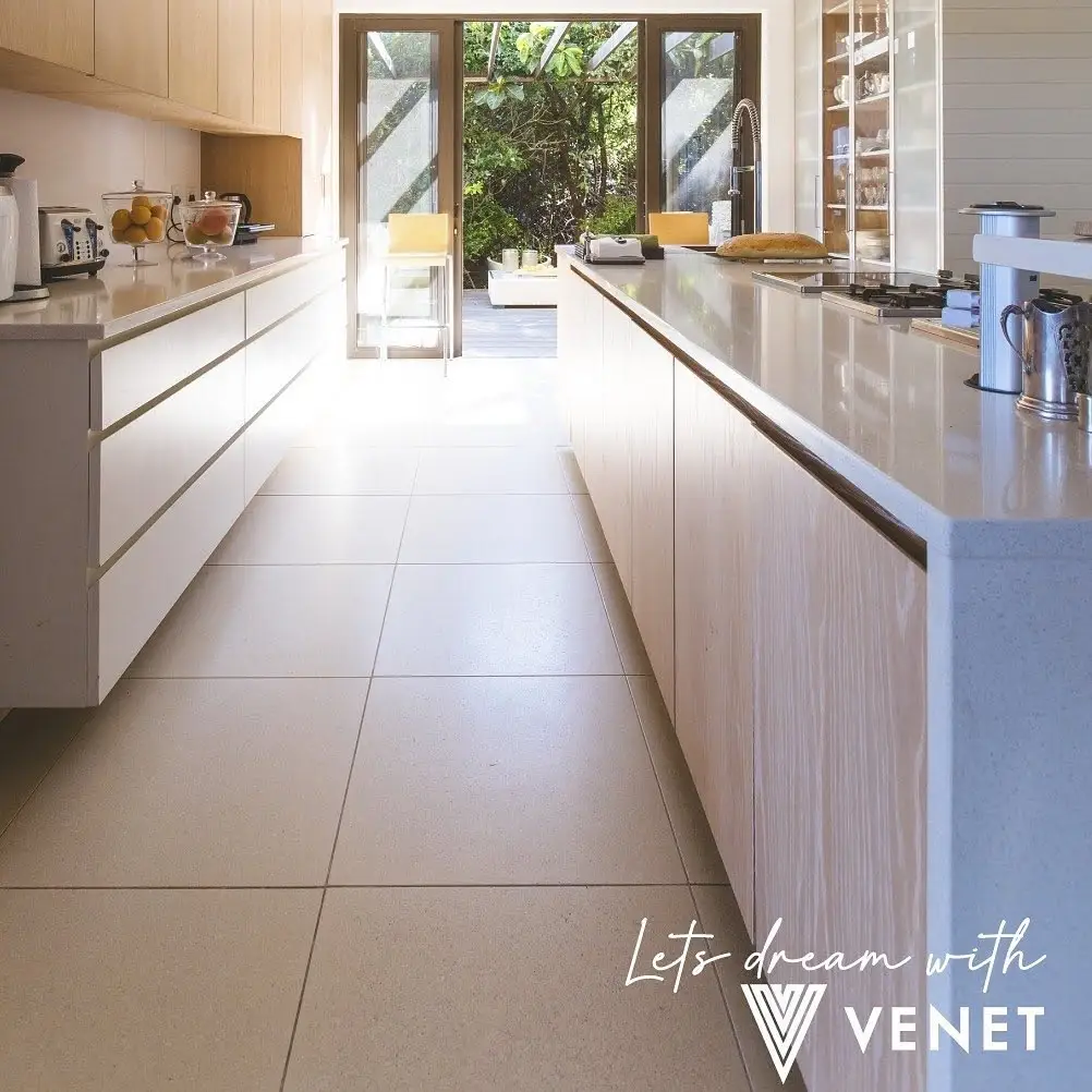 Contemporary Kitchen Cabinetry project completed by Venet LLC in Tampa Bay, Florida